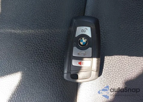 2013 BMW 528I xDrive z USA, uszkodzony, nr VIN WBAXH5C52DD108434